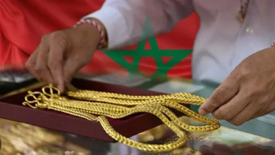 الذهب يرتفع مع تراجع الدولار وترقب مفاوضات واشنطن وبكين