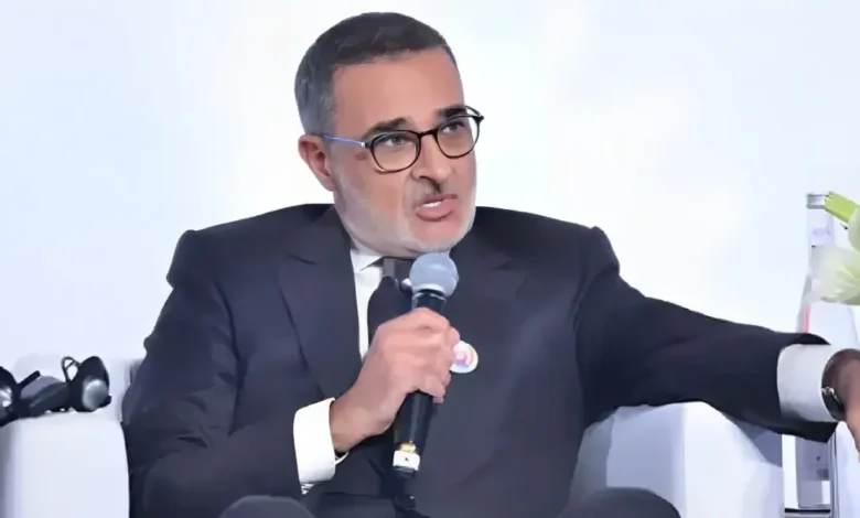 فيصل العرايشي وإعلام عمومي يعيش خارج زمن المغاربة
