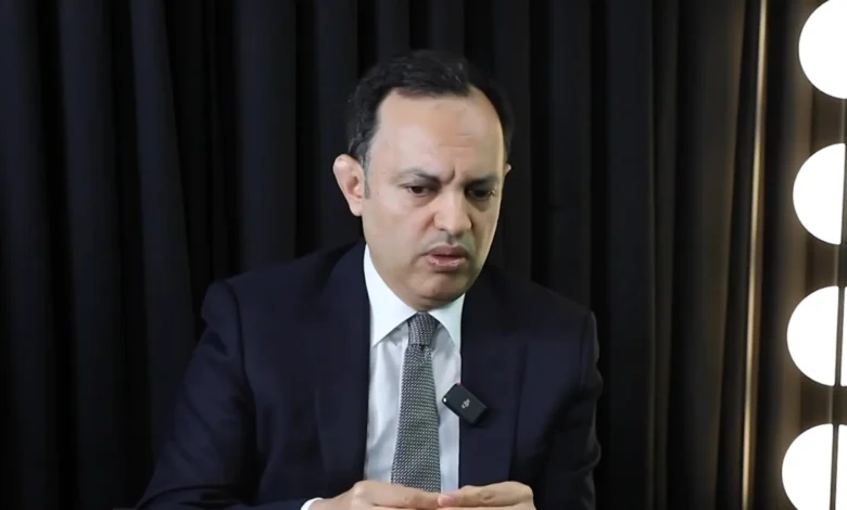 السكوري بين فلسفة الحزب وواقع الجيب.. خطاب يركض وواقع يلهث