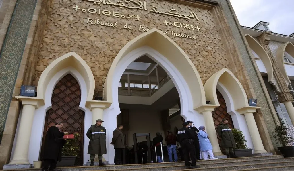 سقوط “سمسار المحاكم” بسلا يفضح سماسرة القضاء