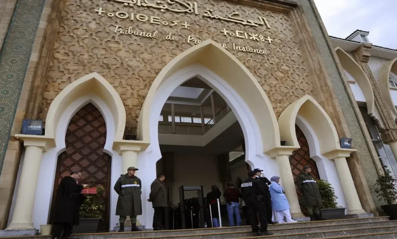سقوط “سمسار المحاكم” بسلا يفضح سماسرة القضاء