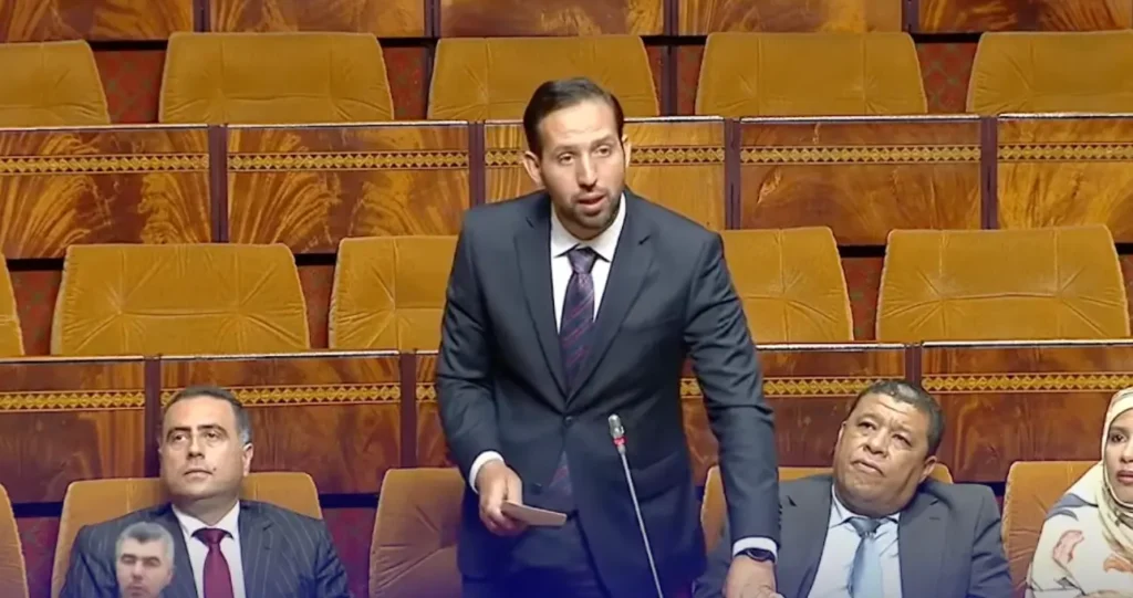 عمر الأزرق يدعو إلى تسريع تنزيل المجموعات الصحية الجهوية
