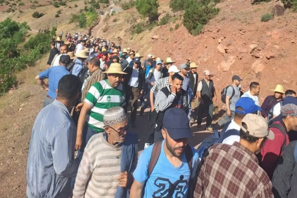 احتجاجات أزيلال تعيد معاناة الدواوير الجبلية إلى الواجهة