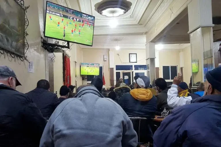 تحذير لأرباب المقاهي قبل مباريات المنتخب بالمونديال