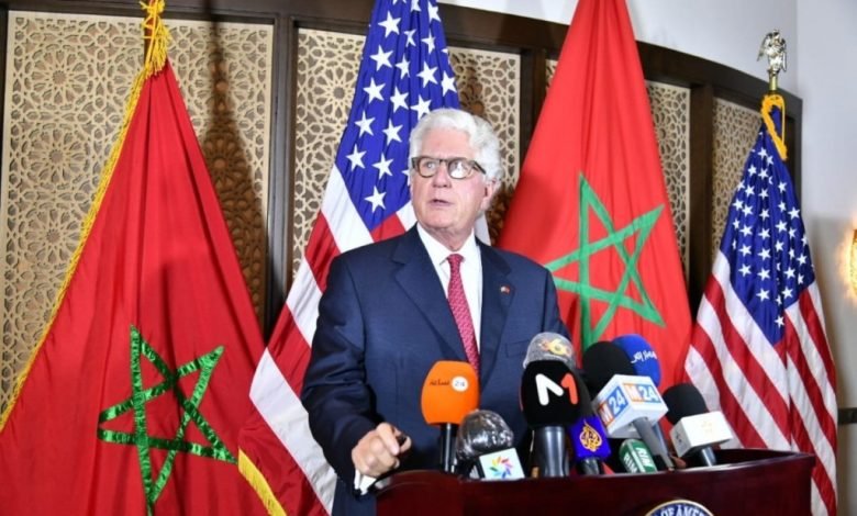 سفير أمريكي سابق يشيد بالنموذج المغربي في إفريقيا
