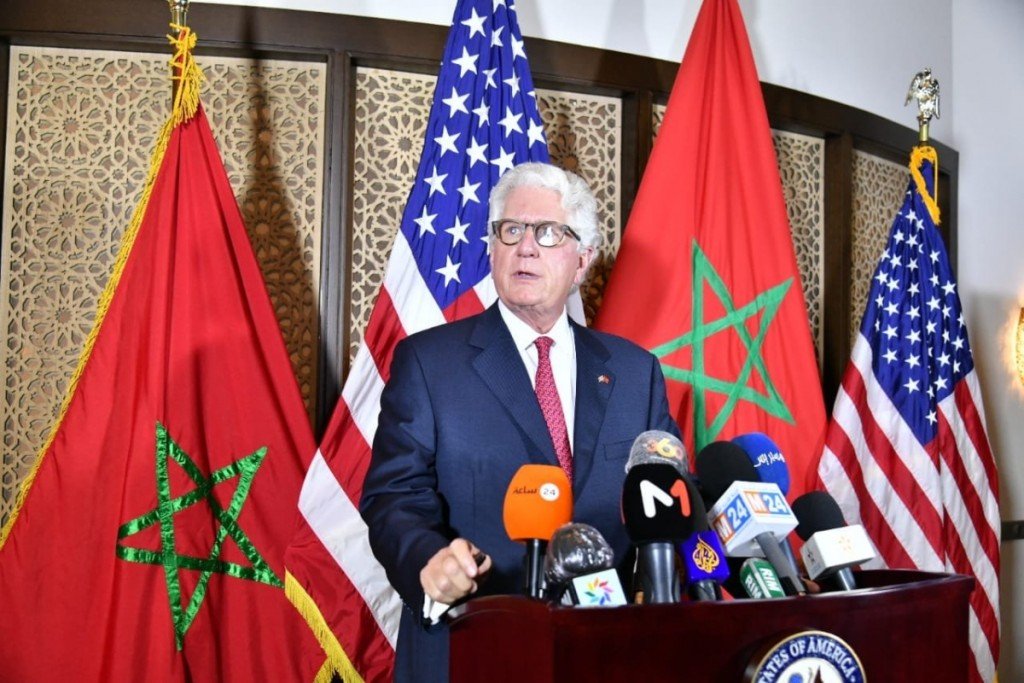 سفير أمريكي سابق يشيد بالنموذج المغربي في إفريقيا
