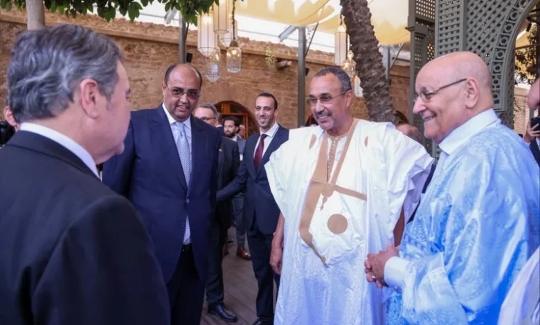 الترحال السياسي يحوّل الأحزاب إلى معابر نحو المناصب