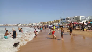 مشروع إماراتي ضخم يغيّر وجه شاطئ بوزنيقة.. وهدم فيلات وكابينات ينطلق في شتنبر