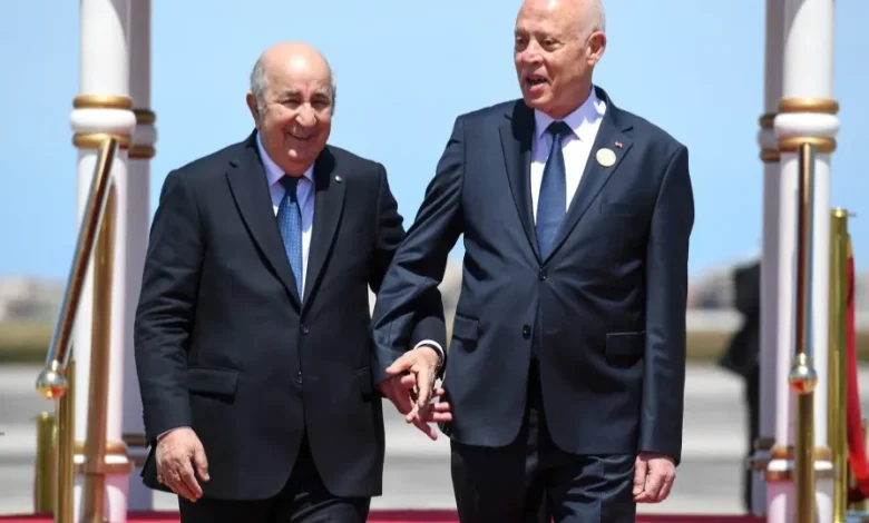 هل تتحول تونس إلى ورقة بيد الجزائر؟ تصريحات تبون تعيد رسم موازين النفوذ في المغرب العربي