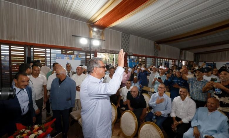 أخنوش في الحوز.. الوعود تعود والذاكرة لا تنسى