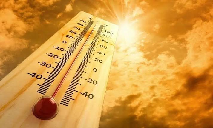 طقس الأربعاء بالمغرب.. موجة حر مستمرة وزخات رعدية مرتقبة بعدد من المناطق