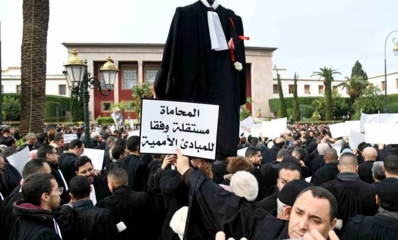 المحامون يصعّدون.. الإضراب مستمر رغم قانون المهنة