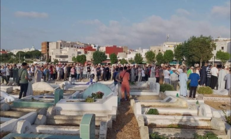 أم وابنتها من الحسيمة تُشيّعان بطنجة بعد مصرعهما في حادث ميناء الجزيرة الخضراء