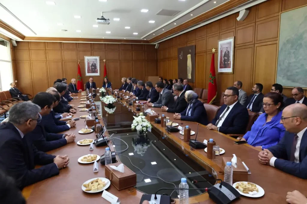 لقجع: المغرب مطالب بتسريع النمو الاقتصادي وخلق فرص الشغل استعداداً لأفق 2030