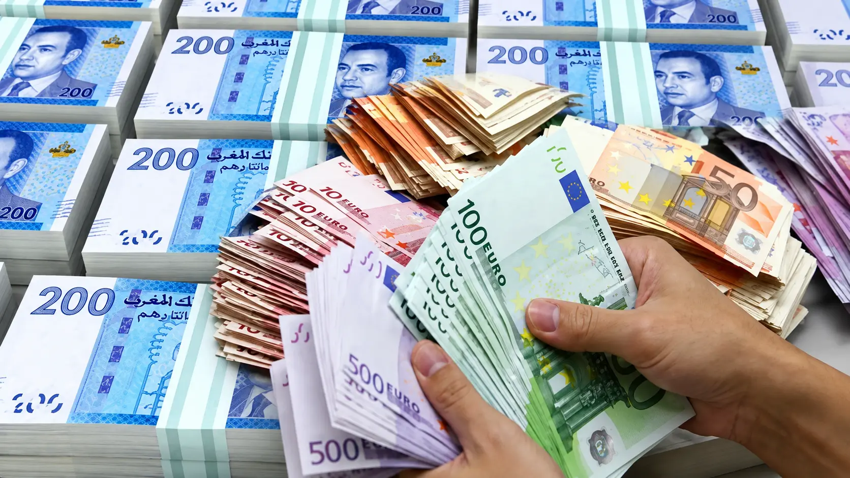 تراجع الدرهم أمام الدولار والأورو وبورصة الدار البيضاء تواصل الخسائر