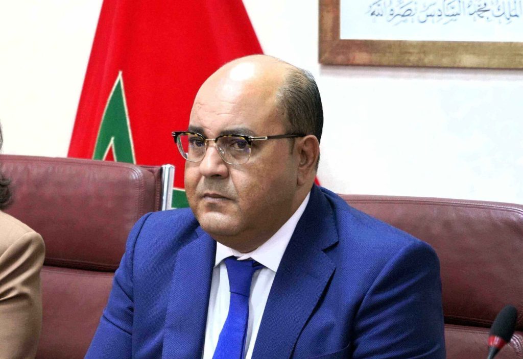 المزواري يدخل الحكومة وملفات مالية ومهنية تثير التساؤلات